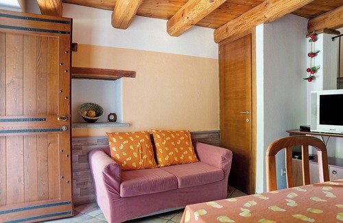 Prazzo Apartment | Holiday Apartment "Arnica Tano Di Grich" with Mountain View, Shared Terrace & 2 Balconies