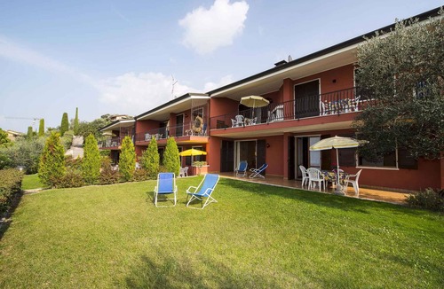 Frader Apartment | Holiday apartment with terrace and beautiful lake view