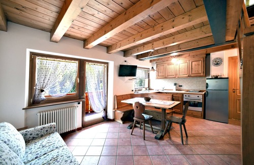Villanova Apartment | Holiday Apartment "Nica Home Sorapis" with Mountain View, Shared Garden & Wi-Fi