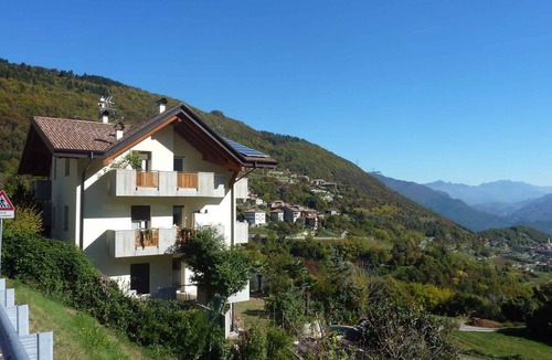 Ville del Monte Apartment | Holiday apartment with terrace and near Lake Tenno