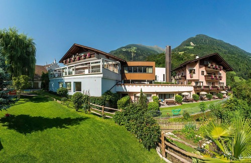 San Martino in Passiria Apartment | Holiday Apartment "Alpenhof Lodge Almrose II" with Mountain View, Pool & Wi-Fi
