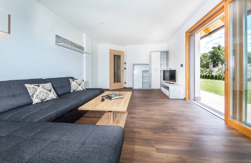 Laion Apartment | Holiday Apartment 'Avea App 2-2 Personen' with Mountain View and Garden