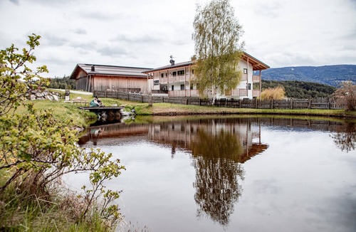Terento Apartment | Holiday Apartment "Kieserhof Alm" with Mountain View, Private Terrace & Wi-Fi