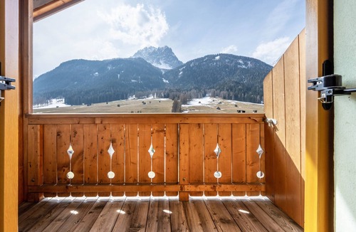 Sesto Apartment | Holiday Apartment "Manuel's App Watschinger - Enzian" with Mountain View, Balcony & Wi-Fi