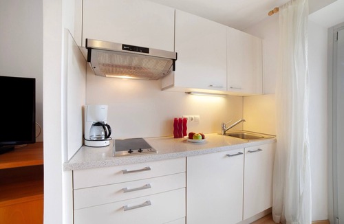 Schenna Apartment | Holiday Apartment "Mosttragerhof Appartment Large" with Mountain View, Shared Pool & Wi-Fi