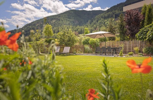 Mantana Apartment | Holiday Apartment "Promberger - Corones" with Balcony, Mountain View and Sauna