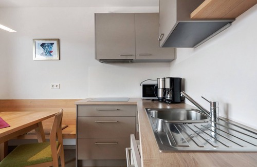 Barbiano Apartment | Holiday Apartment 'Pferscher - Apt Kastanienbaum' with Mountain View, Shared Terrace & Wi-Fi