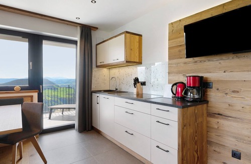 Lajen Apartment | Holiday Apartment 'Platiederhof Apt Unterpulg' with Mountain View, Shared Garden & Wi-Fi