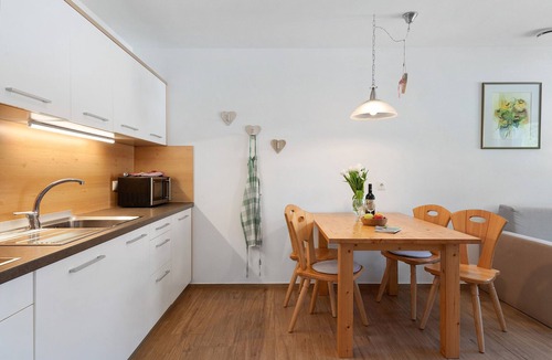 Issengo Apartment | Holiday Apartment "Stiflerhof Apt Arnika" with Mountain View, Balcony & Wi-Fi