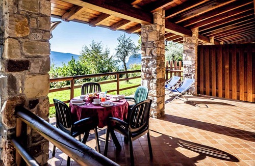 Tremosine Apartment | Holiday apartment with terrace and pool