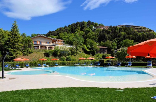 Tremosine Apartment | Holiday apartment with terrace and pool