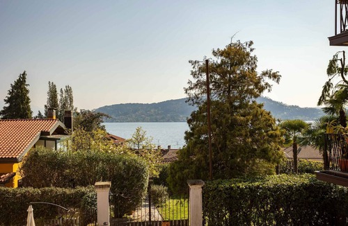 Meina Apartment | Holiday apartment with air conditioning and balcony