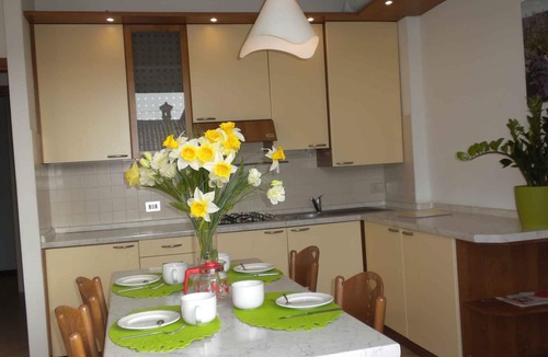 Montioni Apartment | Holiday apartment with outdoor swimming pool