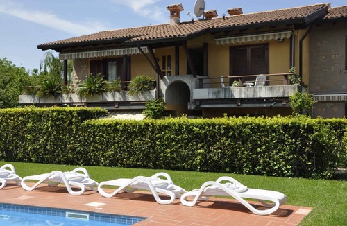 Montioni Apartment | Holiday apartment with shared pool