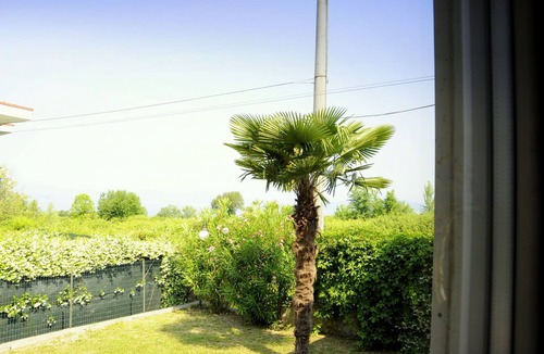 Pacengo House | Holiday Home by Lake Garda with Garden