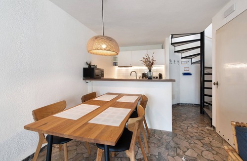 Moniga del Garda House | Holiday Home 'Casa Liner - Steps From The Lake' with Lake View, Private Terrace and Wi-Fi