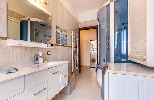 Rosolina House | Holiday home "Casa Marina' with fireplace and underfloor heating.