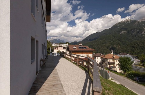 Domegge di Cadore House | Holiday Home 'Alle Arce' with Lake View, Wi-Fi and Air Conditioning