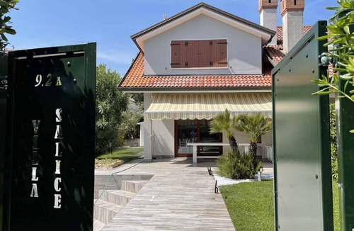Isola Albarella House | Holiday home with swimming pool