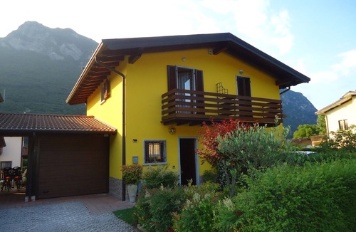 Crone House | Holiday house up to 4 persons, only 200 m from the lake, quiet location