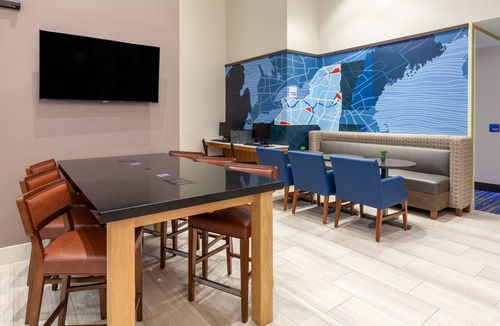 Brooklyn Hotel | Holiday Inn Express NYC Brooklyn - Sunset Park by IHG
