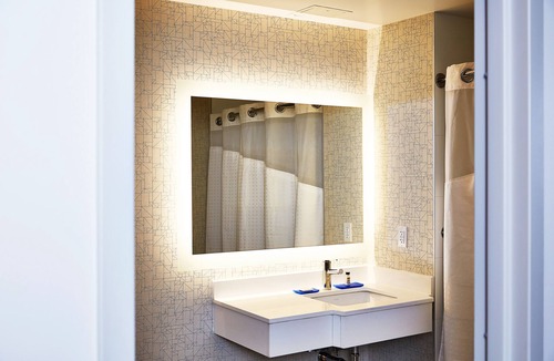 Brooklyn Hotel | Holiday Inn Express NYC Brooklyn - Sunset Park by IHG