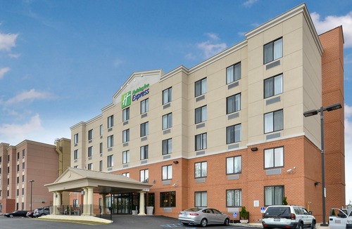 Travis - Chelsea Hotel | Holiday Inn Express Staten Island West, an Ihg Hotel