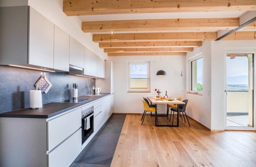 St. Michael/San Michele Apartment | Holiday Apartment 'Meine Bleibe - Olive' with Mountain View, Garden & Wi-Fi