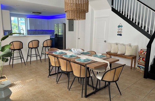Alice Town House | Home in Bailey Town, Bimini Bay- North Bimini Optional Golf Cart and 43' Slip