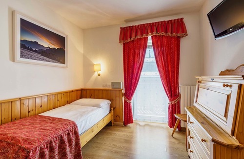 Cortina d'Ampezzo Historic Centre Hotel | Hotel Aquila