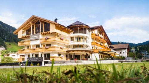 Corvara in Badia Hotel | Hotel Arkadia - "Adults Only"