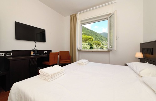Predore Hotel | Hotel Eurovil Panoramic View