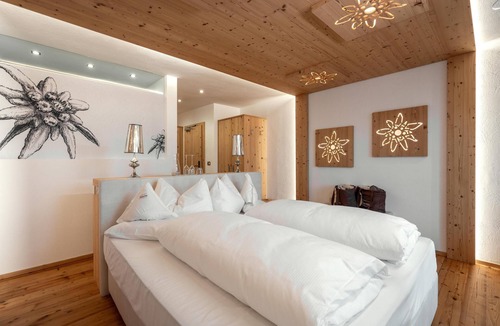 Sorafurcia Hotel | Hotel Hubertus
