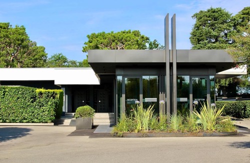 Saronno Hotel | Hotel Mealba Suite & Pool
