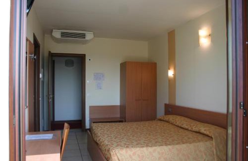 Corrubbio Hotel | Hotel Moro Freoni