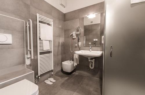 Dossobuono Hotel | Hotel Operà