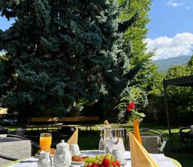Silandro Hotel | Hotel Pension Schweitzer