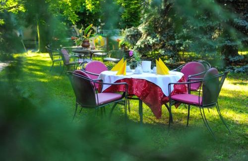 Silandro Hotel | Hotel Pension Schweitzer