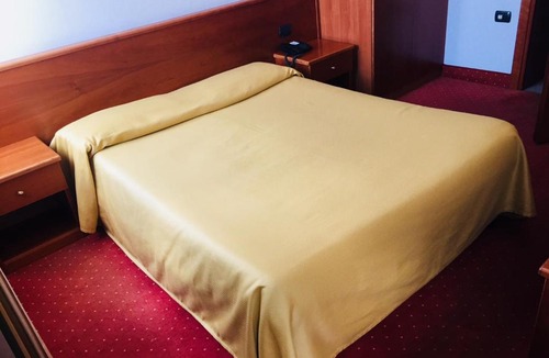 Gazzaniga Hotel | Hotel Serenella