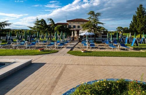 Mestre Hotel | Hotel Villa Sara with pool and parking near Venice