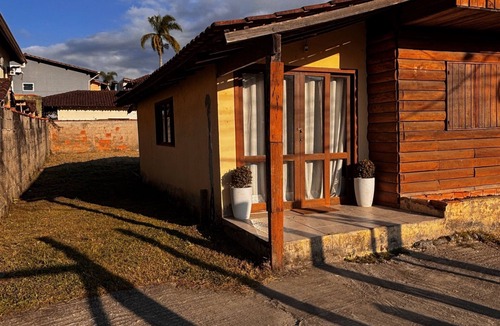 Jabaquara House | House in Paraty with garage just 300m from the beach Historic Center