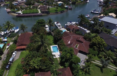 Angra dos Reis House | House in the channel, Bracuhy Marine, Angra Reis