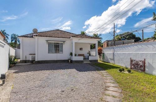 Engenho do Mato House | House near the mountain and the sea.