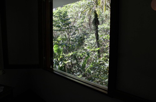 Teresopolis House | House Season Refugio Teresopolis, surrounded by forest, environmental protection area