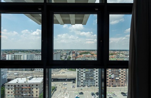 Mestre Apartment | Htm Tower - 1101 Executive by Halldis