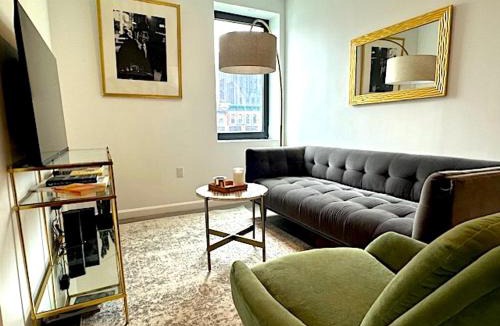 Little Italy Apartment | Huge Modern 2 bedroom in Little Italy