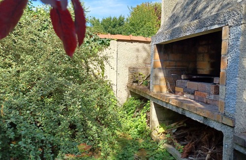 Bry-sur-Marne Cottage | Ideal LOCATION to visit Paris & Disney - very select setting with PARKING