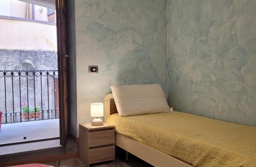 Costa Volpino House | Il Cortiletto Mountain Lake Iseo Hospitality
