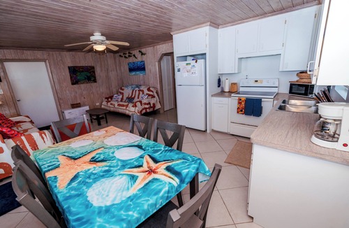 Spanish Wells Cottage | Included with Rentals. Kayaks,Paddle Boards,BBQ Grill,Hammocks & Bikes