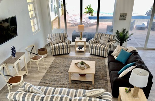 William's Town Villa | Incredible location! Perfect for families. Beautiful sheltered beach Heated pool
